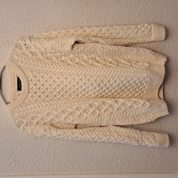 irelandseye Sweaters - IRELANDSEYE Sweater Cable Knit Stitching With Ribbed Cuffs Womens Size Medium